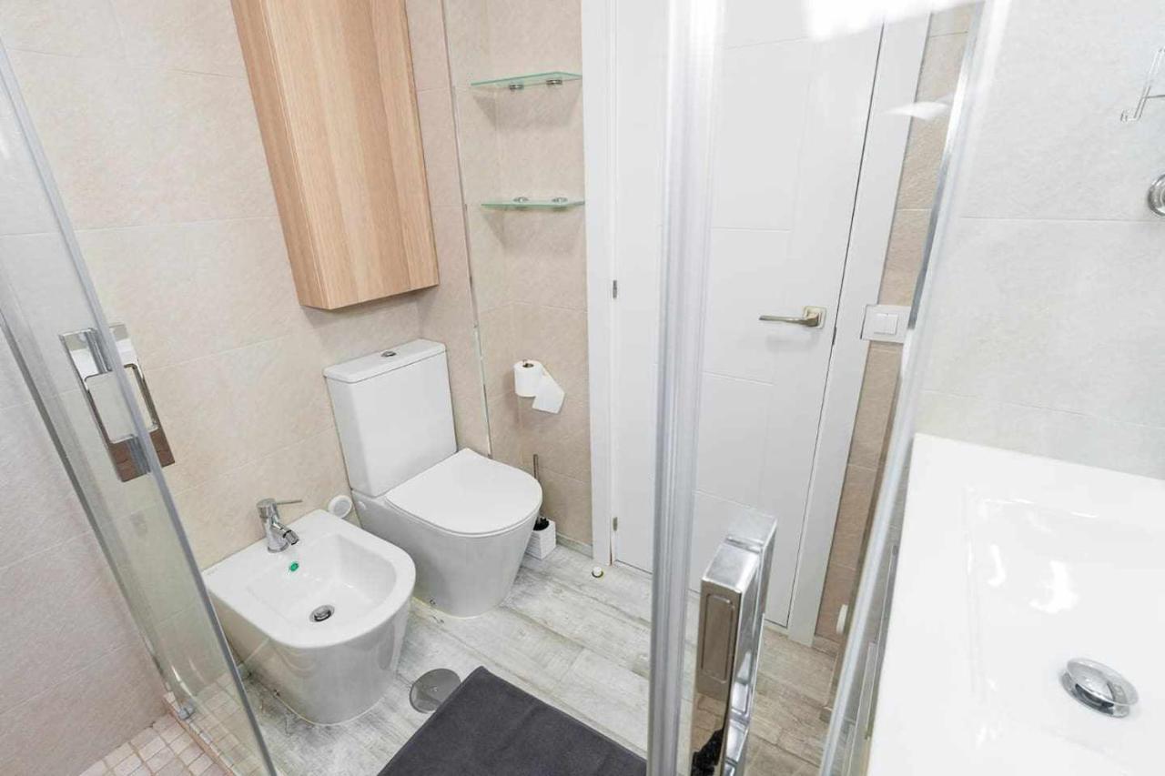 בנאלמדנה El Estudio De La Playa Benalbeach New 1Bd, Piscinas, Playa Y Vistas Al Mar Ref504 מראה חיצוני תמונה